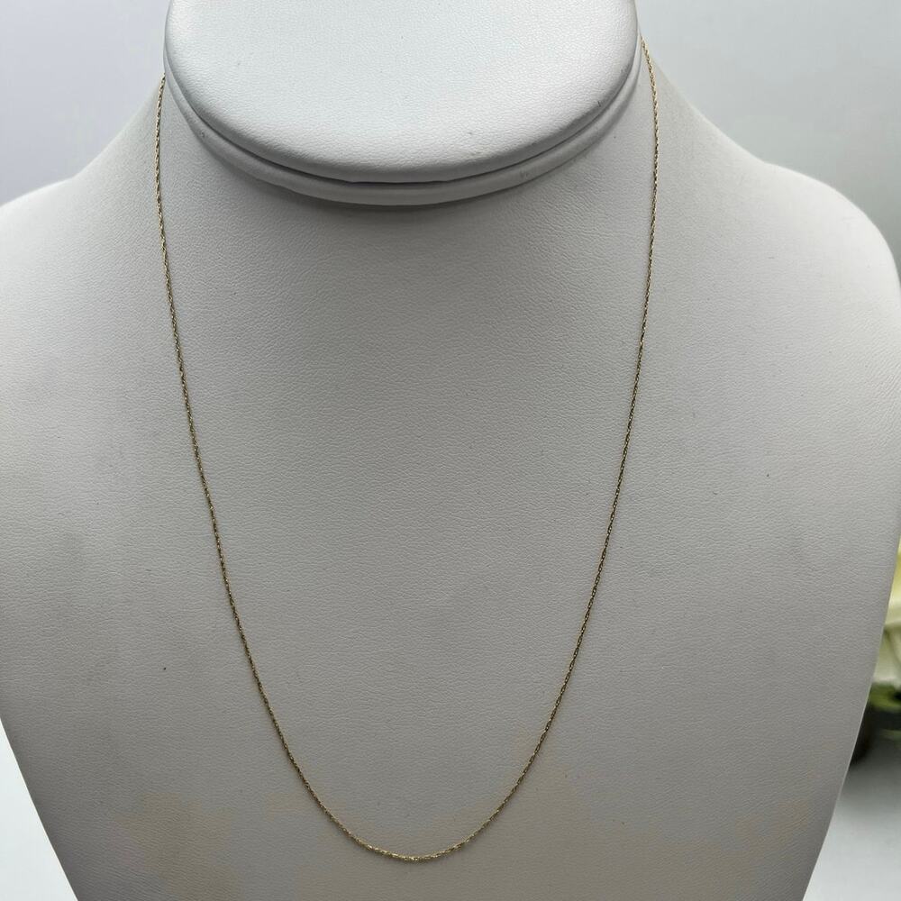 AV Signed 10k Yellow Gold‎ Singapore Twisted Links Chain Necklace .45 grams
